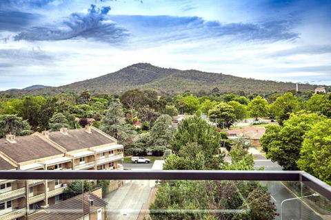 Reid City Escape Modern Stay In ACT - Tourism TAS 3