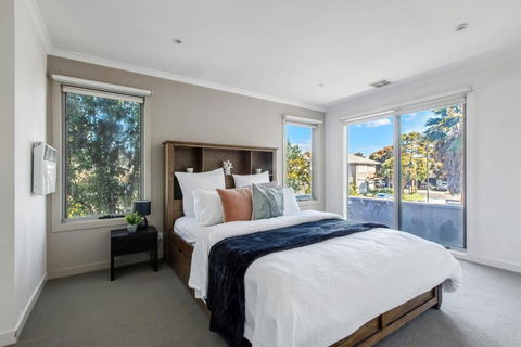 Ringtail Retreat - Contemporary Family Comforts - Hobart Tourism 2
