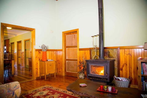 Red Tractor Retreat - Tourism TAS 1