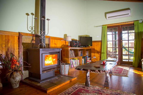 Red Tractor Retreat - Tourism TAS 3