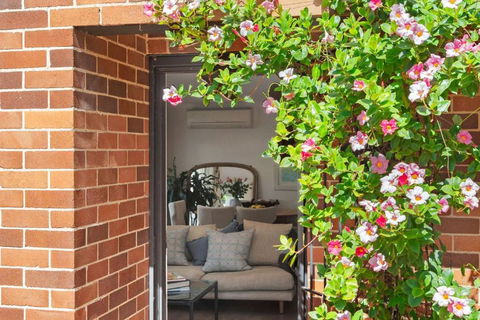 Reed Cottage - Hobart Tourism 0