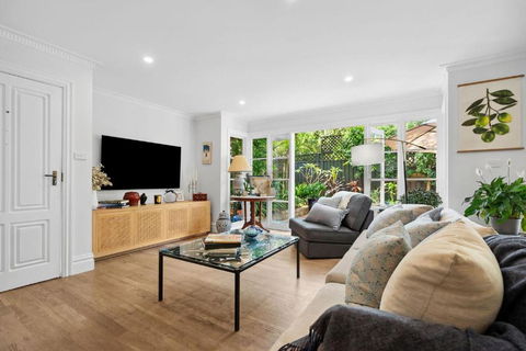 Reed Cottage - Hobart Tourism 2