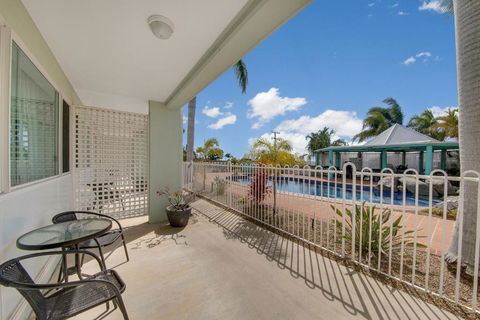 Reef Adventureland Motor Inn - Tourism TAS 1