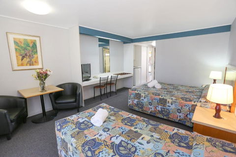 Reef Resort Motel - Tourism TAS 2