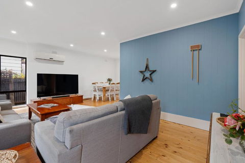 Relaxed Family Beach House - No Linen Included - Tourism TAS 3
