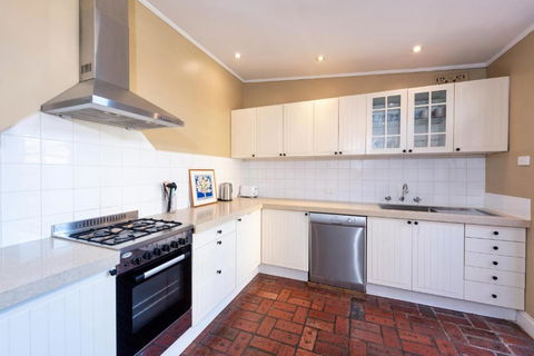 Renovated 2B 1B Victorian House In Princes Hill - Tourism TAS 3