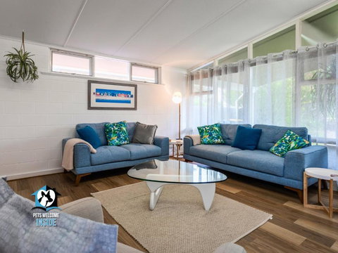 Renovated 3BR One Street To Beach - Tourism TAS 1