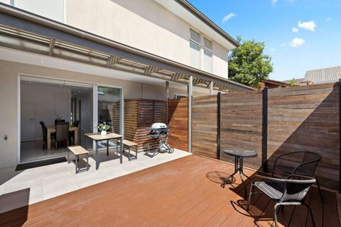 Renovated Bright Modern Retreat - Hobart Tourism 3
