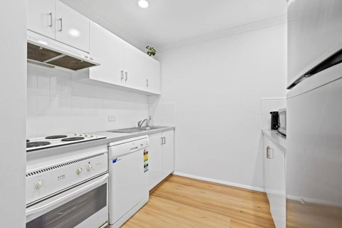 Renovated Family Apartment With Pool & WiFi - Tourism TAS 3