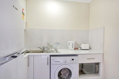 Renovated Stylish Studio - Tourism TAS 3
