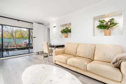 Renovated Townhouse Close To The CBD And Schools - Tourism TAS 1
