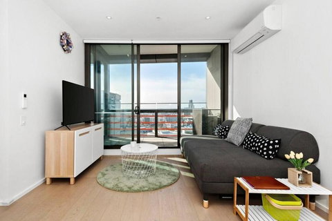 Resort-style Docklands Riverview Stay With Parking - Tourism TAS 2