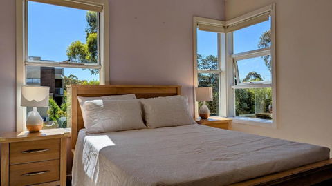 Retreat Townhouse Pentridge Village - Hobart Tourism 3