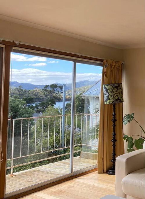 Retro Apartment Cornelian Bay - Water Views - Tourism TAS 2