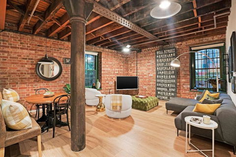 Retro Meets Industrial At Heritage Bond Store - Tourism TAS 0