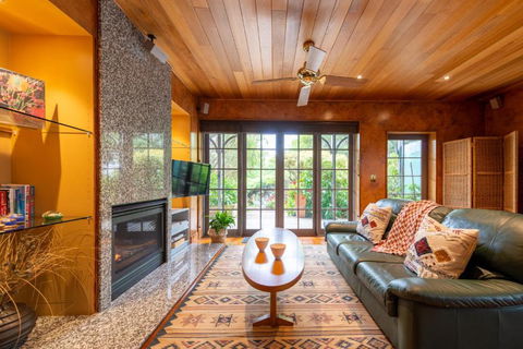 Rhyll Haven Luxury Getaway Apartments - Hobart Tourism 1