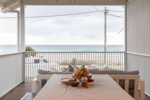 Rigi On Currumbin Beach - Hobart Tourism 1