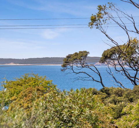 RIPVIEW In Old Lonnie - Tourism TAS 1