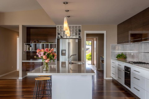 River Haven Serene Spacious With River Views - Tourism TAS 3