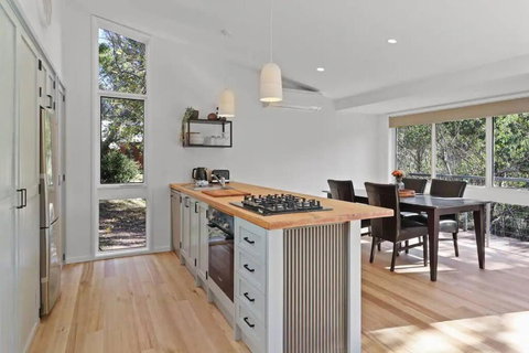 River Rest Merrijig Near Base Of Mount Buller - Hobart Tourism 1