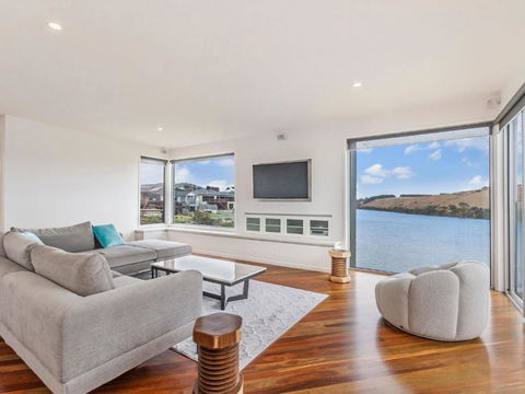 River Reveal - Hobart Tourism 0