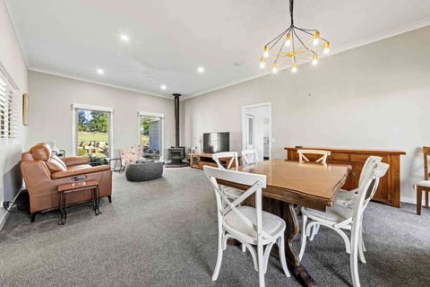 Riverbend Ranch - Hobart Tourism 1