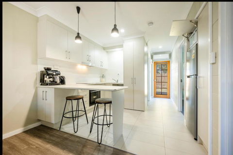 Riverdale Boutique Townhouses No 12 - Hobart Tourism 3