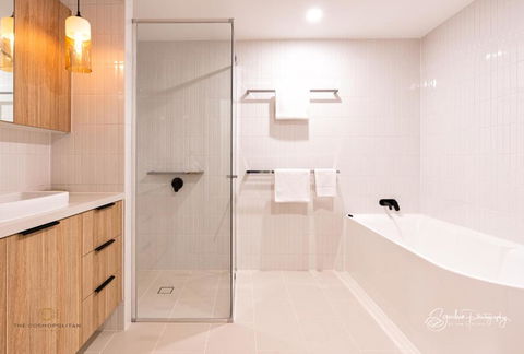 RIVERFRONT BREEZE @ The Cosmopolitan Unit10307 - Tourism TAS 3