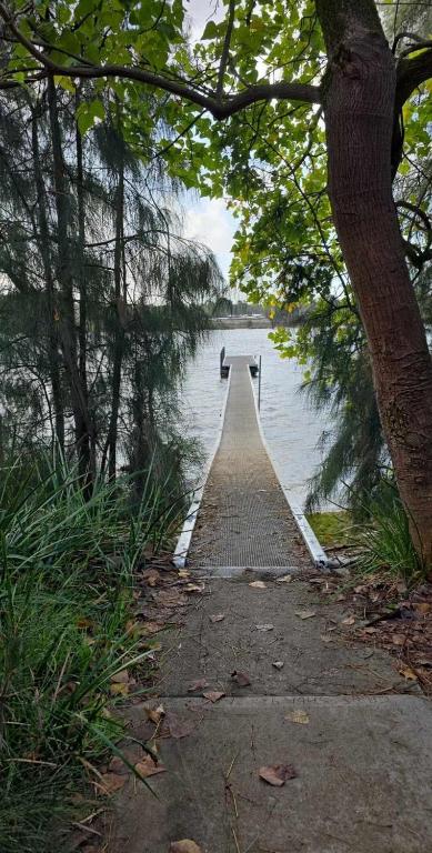 Riverside Retreat - Hobart Tourism 0