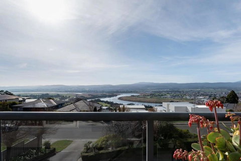 Riverview Escape - Tourism TAS 2