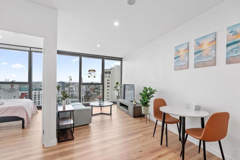 RiverViews 1BR 1BA Skytower Apt With Pool, Gym, Sauna - Tourism TAS 0