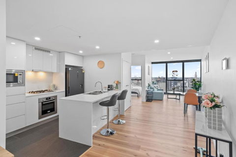 RiverViews 1BR 1BA Skytower Apt With Pool, Gym, Sauna - Tourism TAS 1