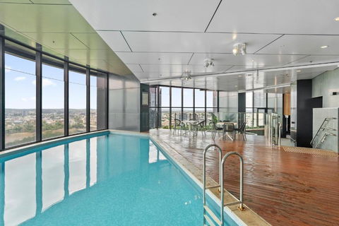 RiverViews 1BR 1BA Skytower Apt With Pool, Gym, Sauna - Tourism TAS 3