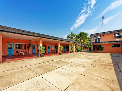 Riviera Motel Bundaberg - Hobart Tourism 1