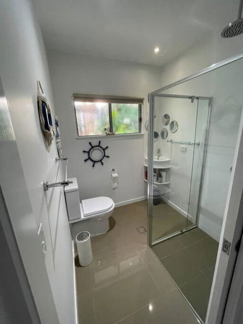 Relax At Trinity Beach Getaway, Blue Lagoon, Trinity Beach - Hobart Tourism 3