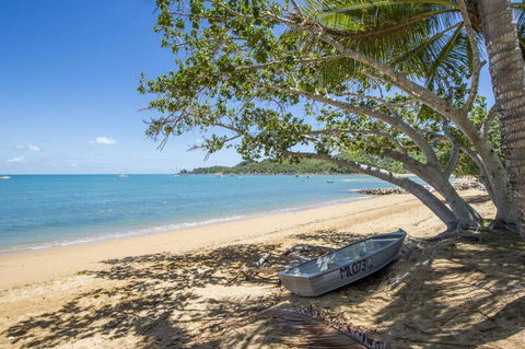 SAILS 9 Beachfront Getaway Horseshoe Bay - Tourism TAS 1
