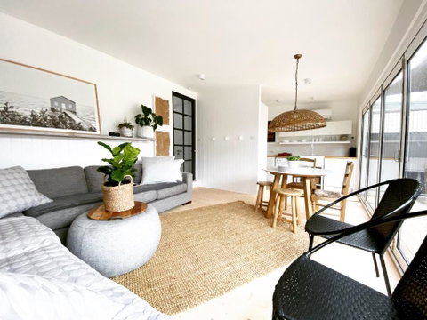 Saint Brides - Superior Boutique Accomodation - STEPS TO PAKINGTON STREET - Tourism TAS 2