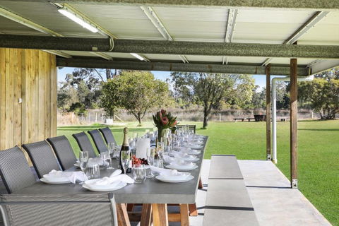Roads End With Games Barn Ponies Alfresco Dining - Hobart Tourism 2