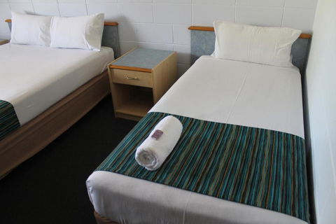 Rocky Glen Hotel Motel Gladstone - Tourism TAS 3