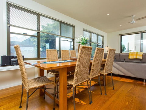 Rolling Waves No 2 - Tourism TAS 2