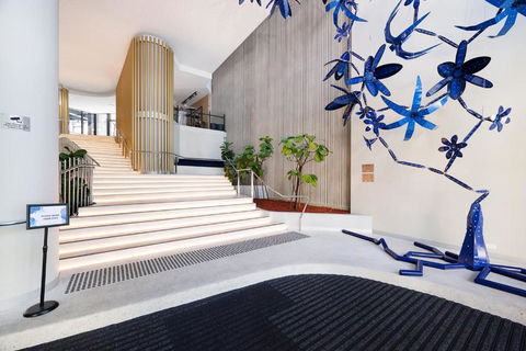 Rooftop Pool Stunning Apartment Queen Street - Tourism TAS 3