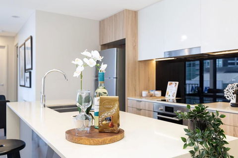 Rooftop Pool Stunning Apartment Queen Street - Tourism TAS 1