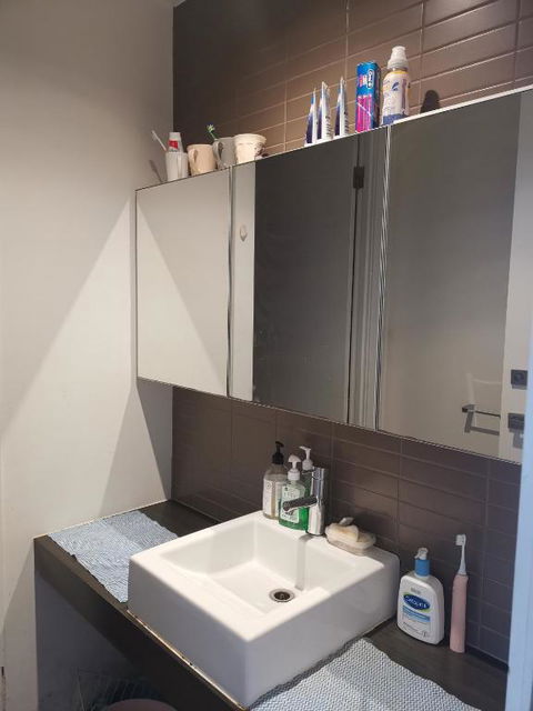 Room With King-size Bed Close To Melbourne CBD & Southern Cross Station - Tourism TAS 2