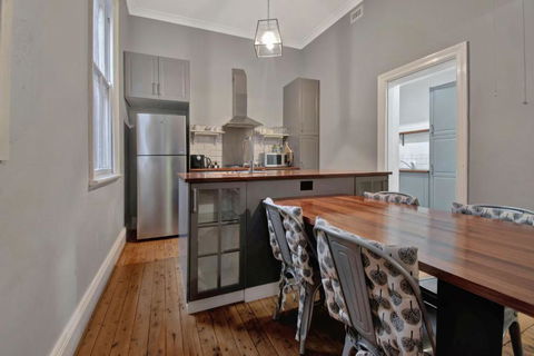 Rose Cottage - Stroll To CBD, Leafy Setting - Tourism TAS 1