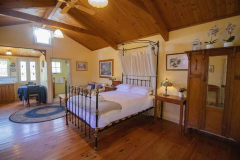 Rose Petal Cottage - Hobart Tourism 2
