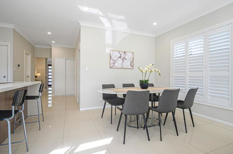Rousehill Sweet Spacious 4BR Quiet House - Tourism TAS 1