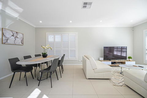 Rousehill Sweet Spacious 4BR Quiet House - Tourism TAS 2