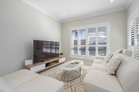 Rousehill Sweet Spacious 4BR Quiet House - Tourism TAS 0