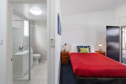Royal Motel Tenterfield - Hobart Tourism 1