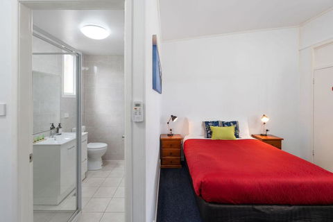 Royal Motel Tenterfield - Hobart Tourism 0